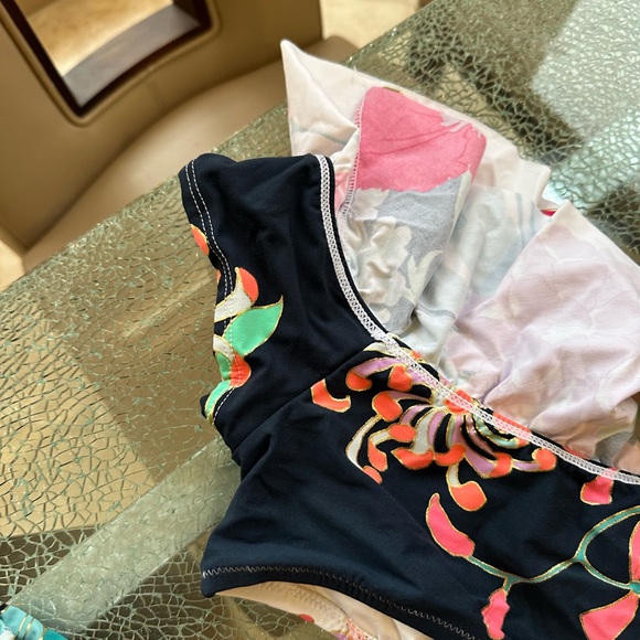 2 Piece Trina Turk Floral Bikini NWOT. Ruffle top - Picture 3 of 9